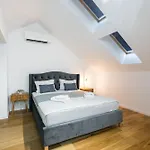 Luxury Lofts By Carmen Sylva 公寓